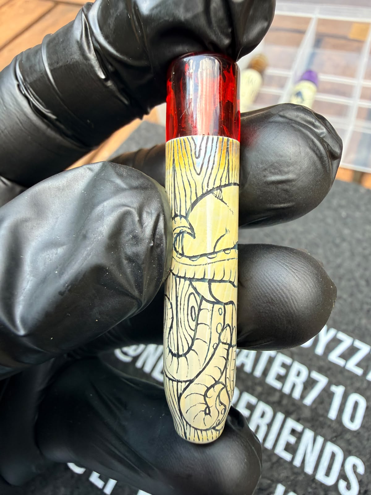 Glass by Gink Logo Glasfilter-Tip „Gold Tooth“ – Rot