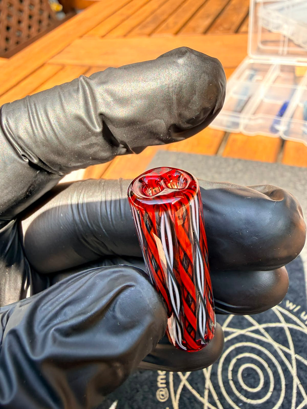 Steve H Glass Tip – Rot/Schwarz/Weiß Stripes