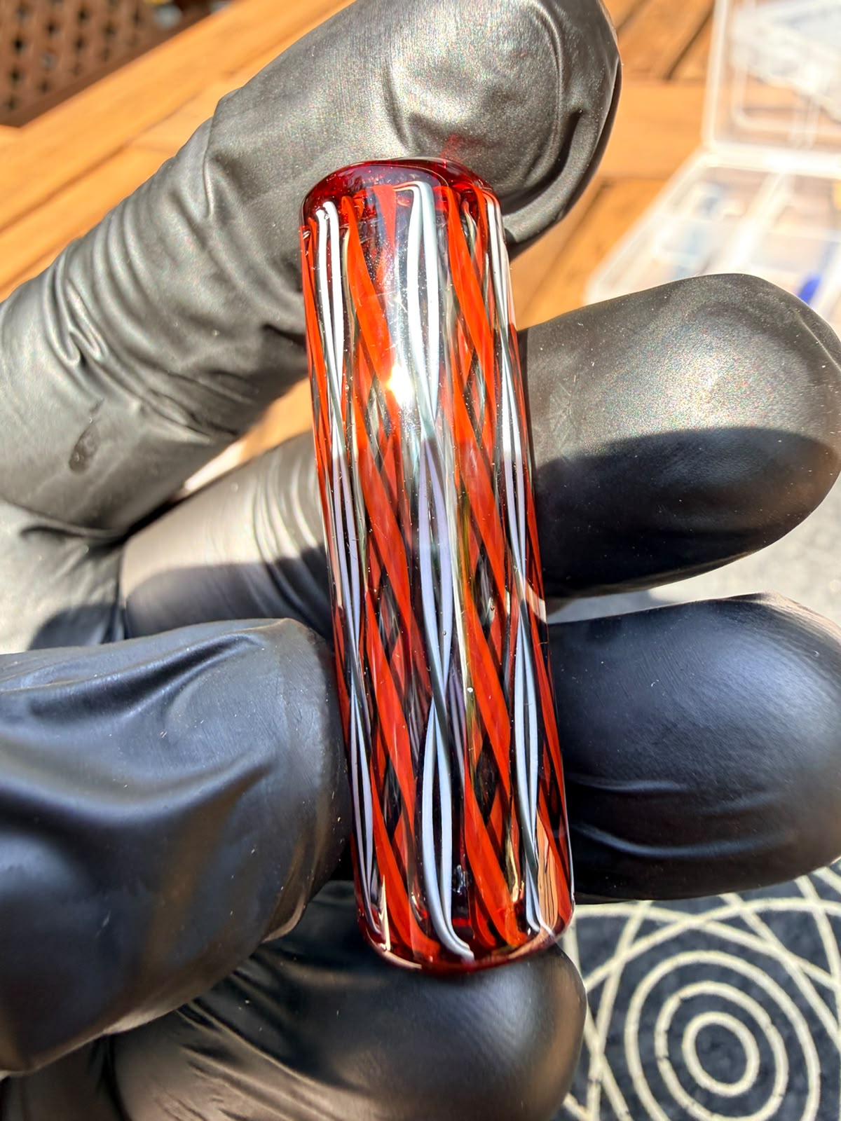Steve H Glass Tip – Rot/Schwarz/Weiß Stripes