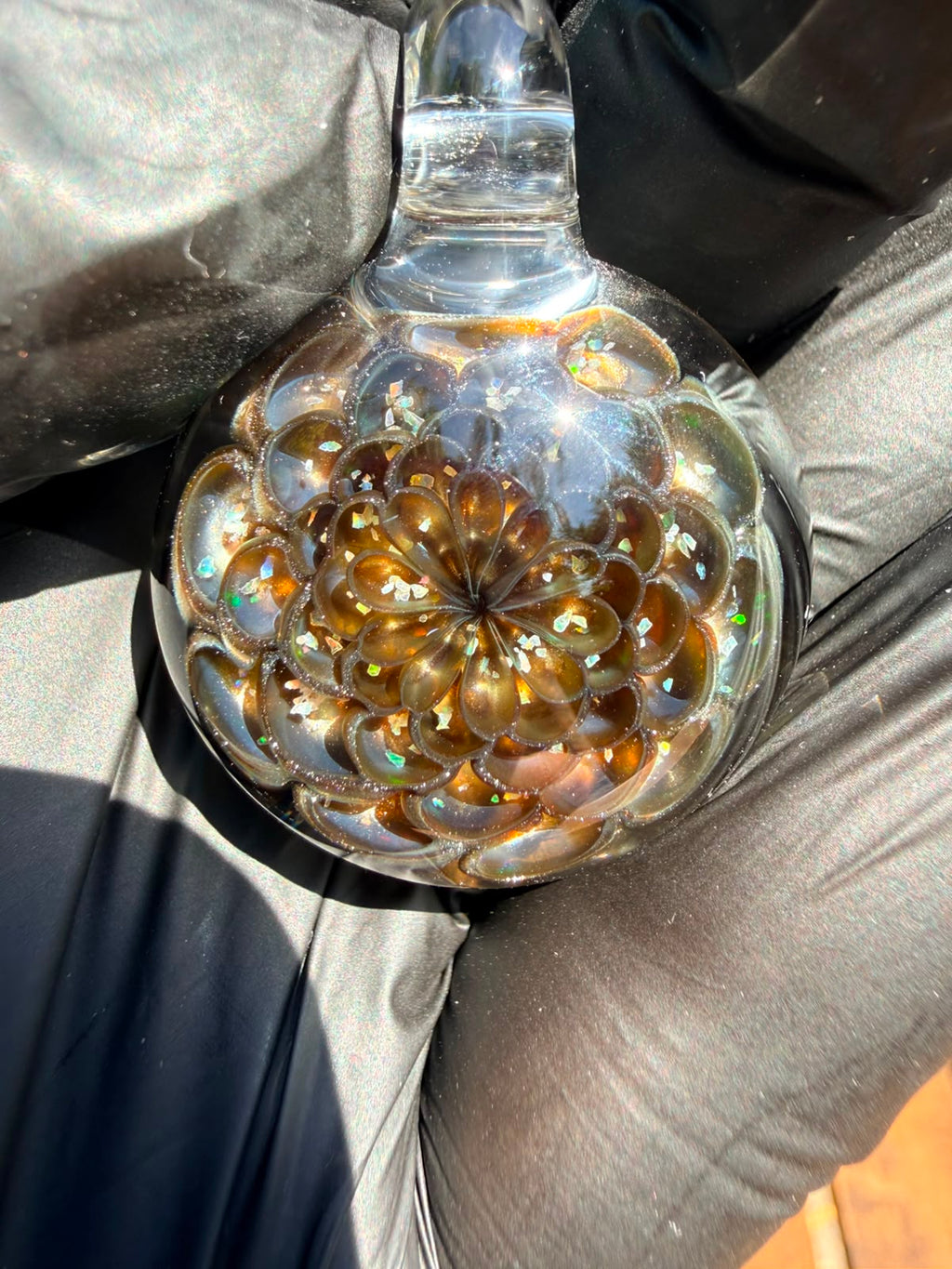 Faltermeier Glass Pendant – Schimmernde Glaskunst