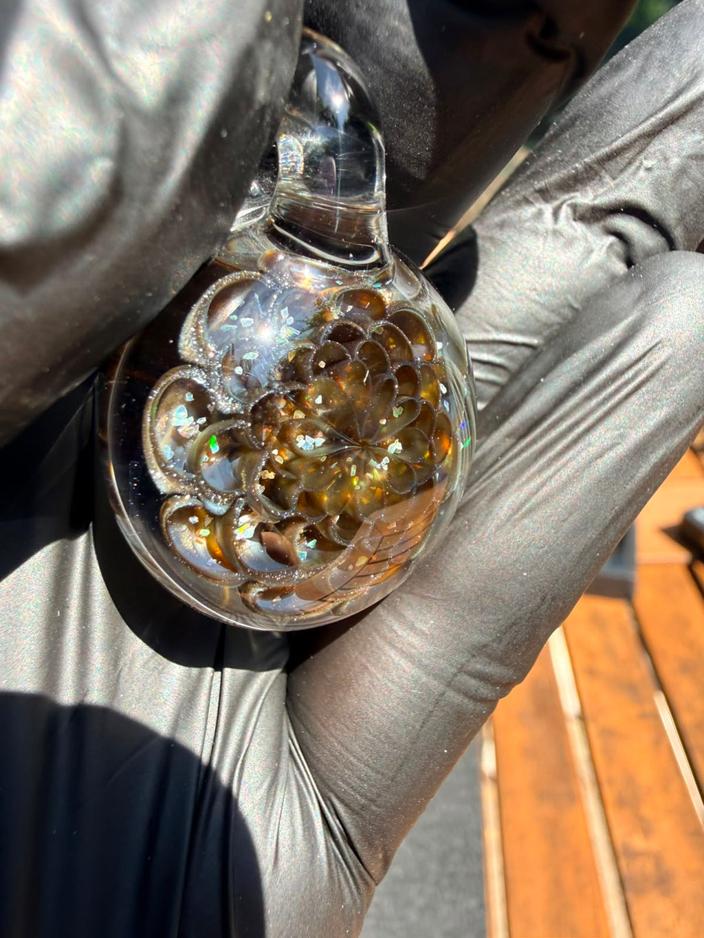 Faltermeier Glass Pendant – Schimmernde Glaskunst