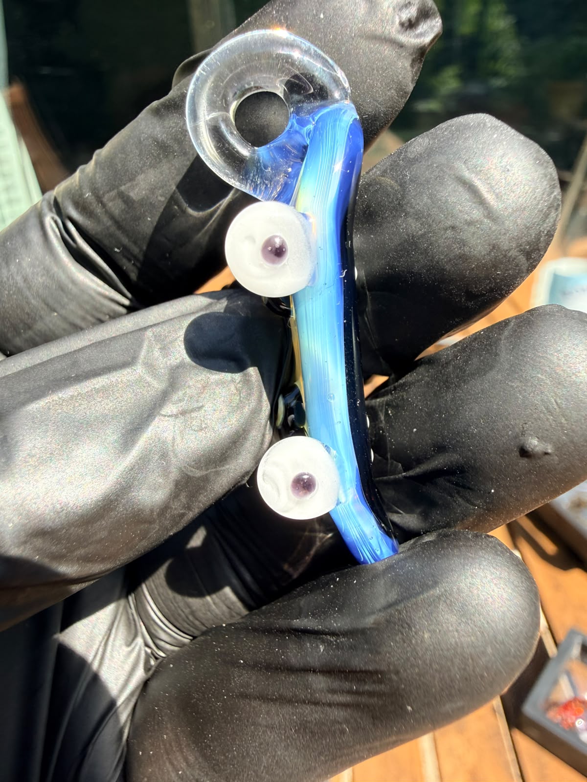 The Shackk Glass Skateboard Pendant – Handgefertigtes Mini-Kunstwerk