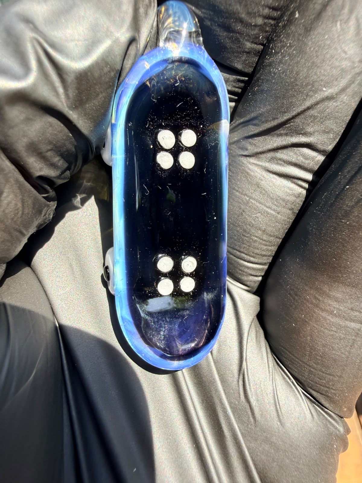The Shackk Glass Skateboard Pendant – Handgefertigtes Mini-Kunstwerk