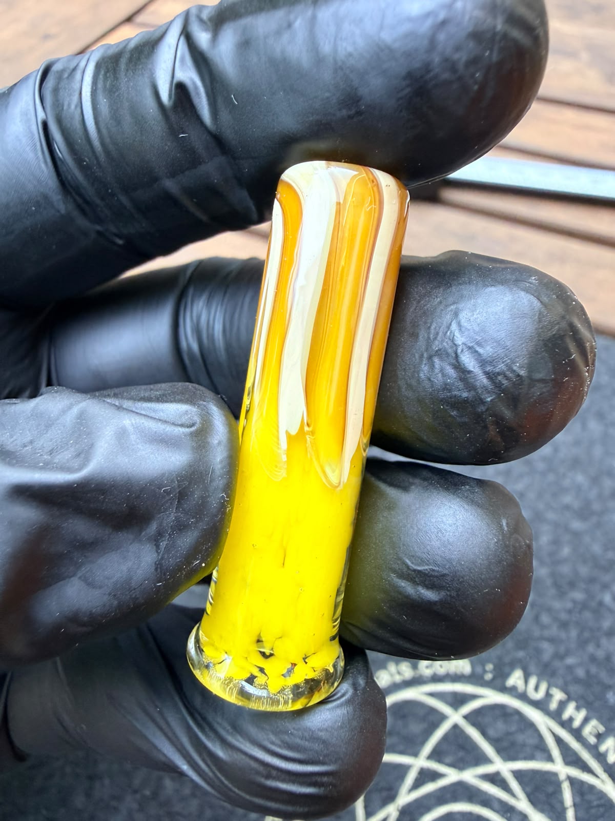 The Shackk Glass – Wig Wag Filtertip Yellow/White