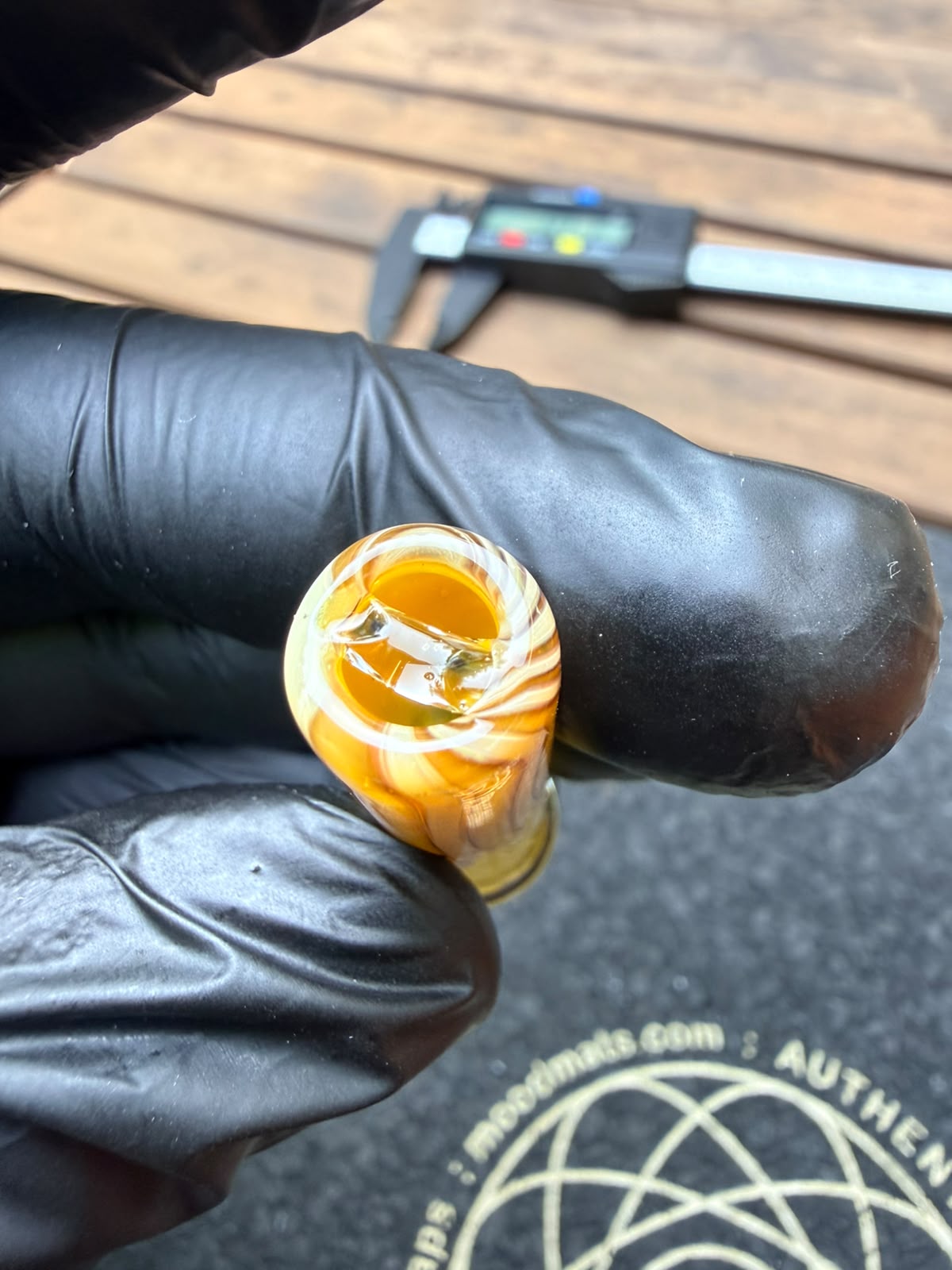 The Shackk Glass – Wig Wag Filtertip Yellow/White