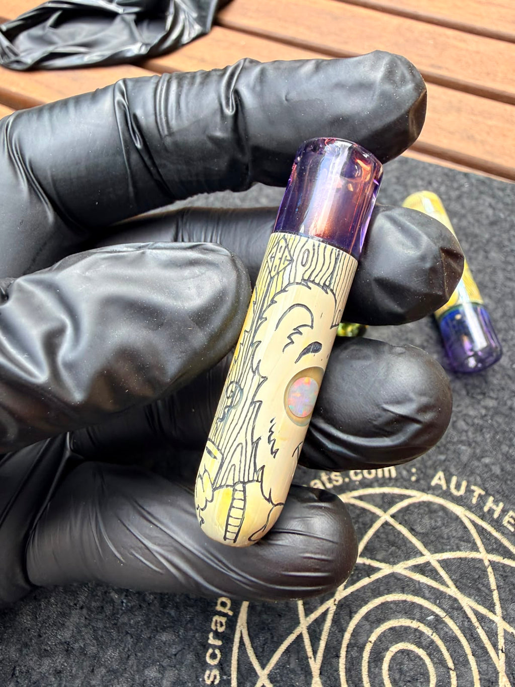 Glass by Ging – Handgravierter Koala Filtertip mit Opal