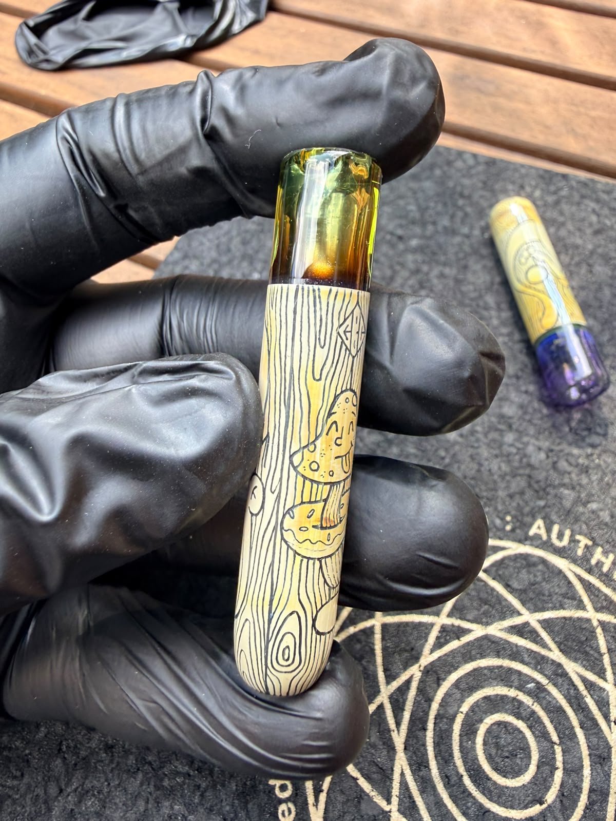 Glass by Ging – Handgravierter Homer Simpson Filtertip mit Opal