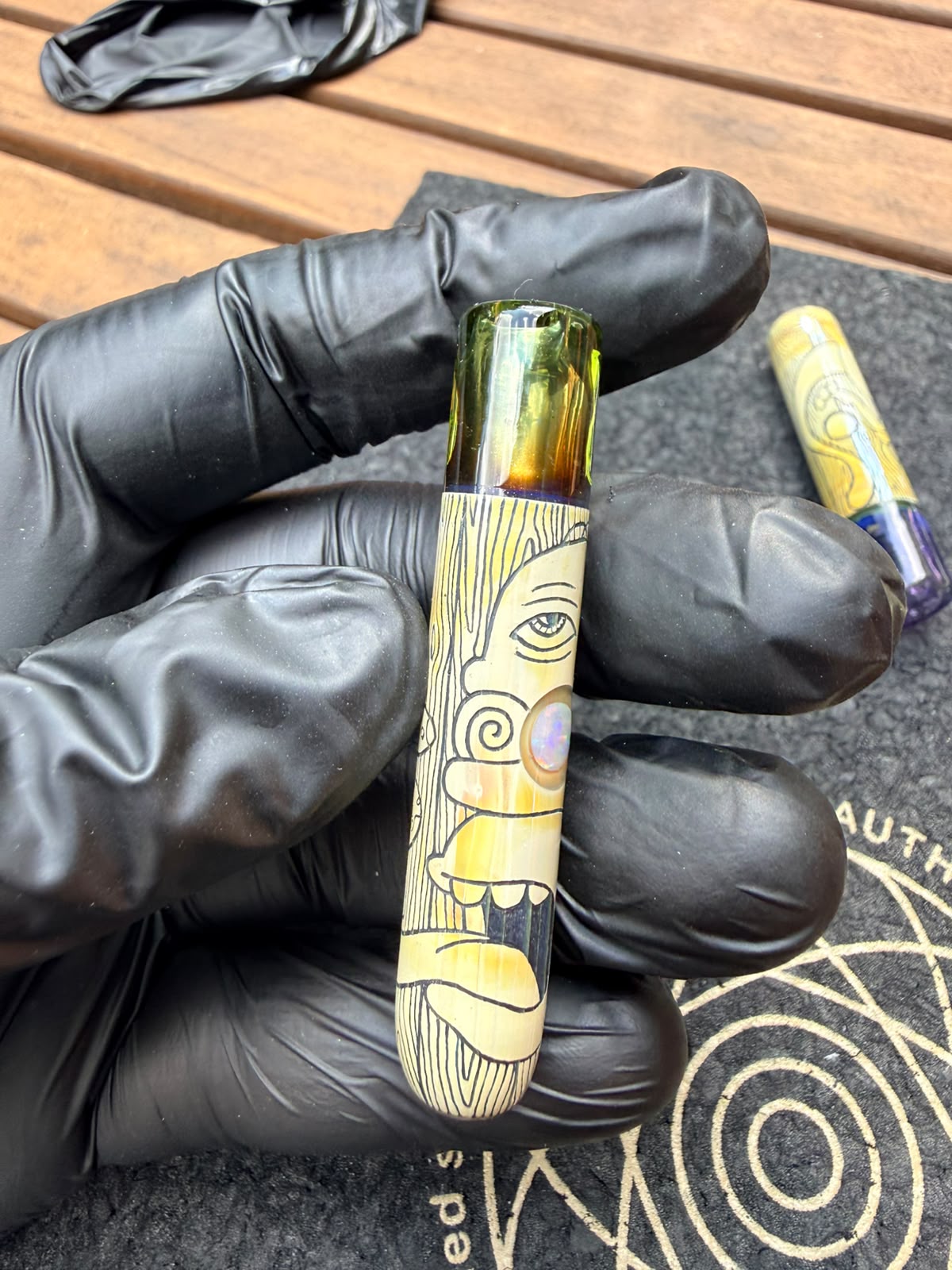 Glass by Ging – Handgravierter Homer Simpson Filtertip mit Opal