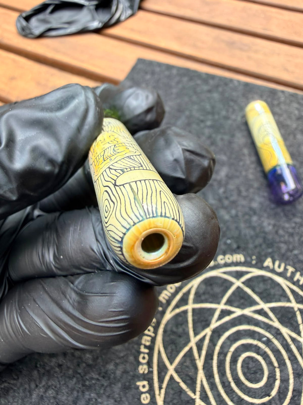 Glass by Ging – Handgravierter Homer Simpson Filtertip mit Opal