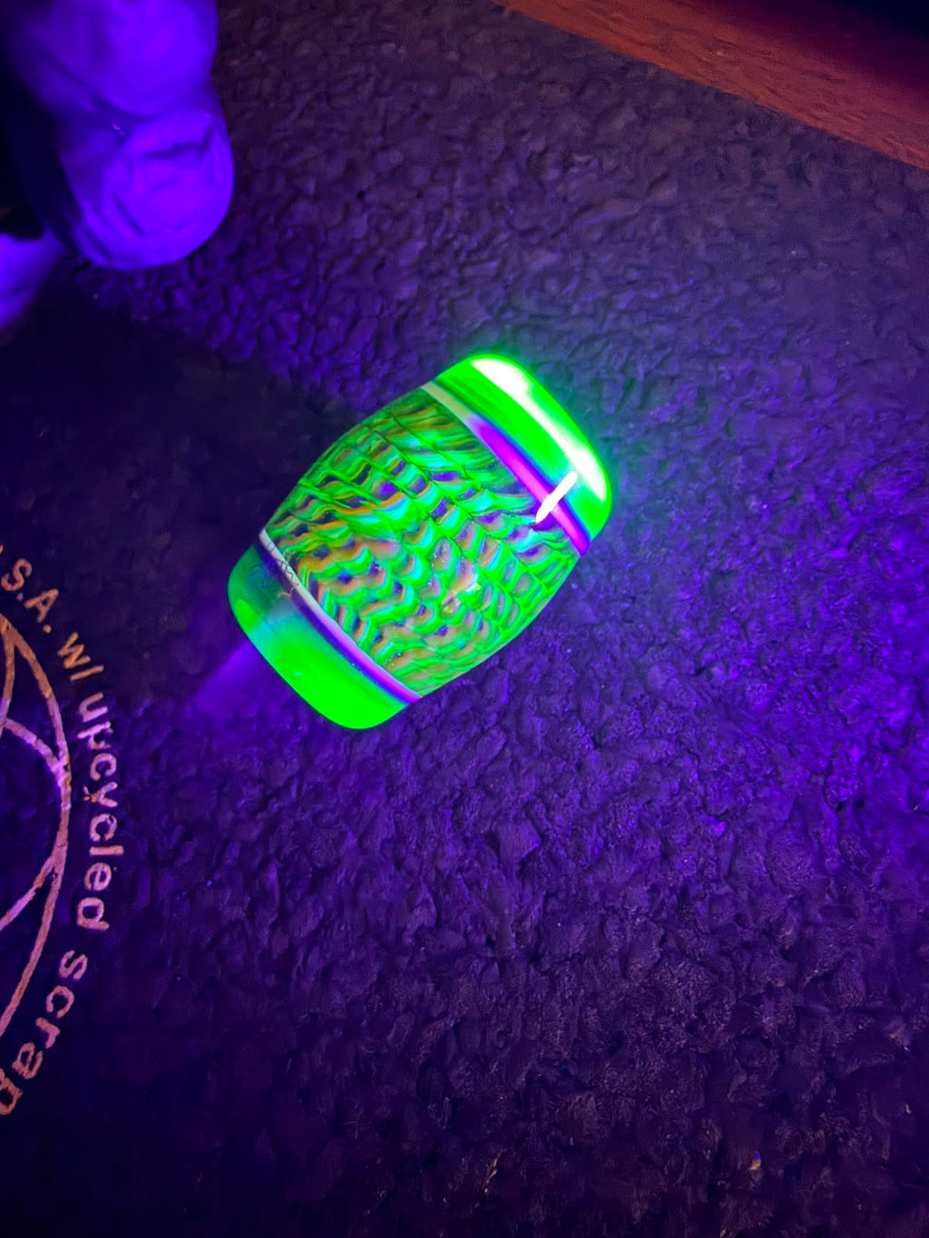 Conversion Glass – UV Reactive Pendant Bead