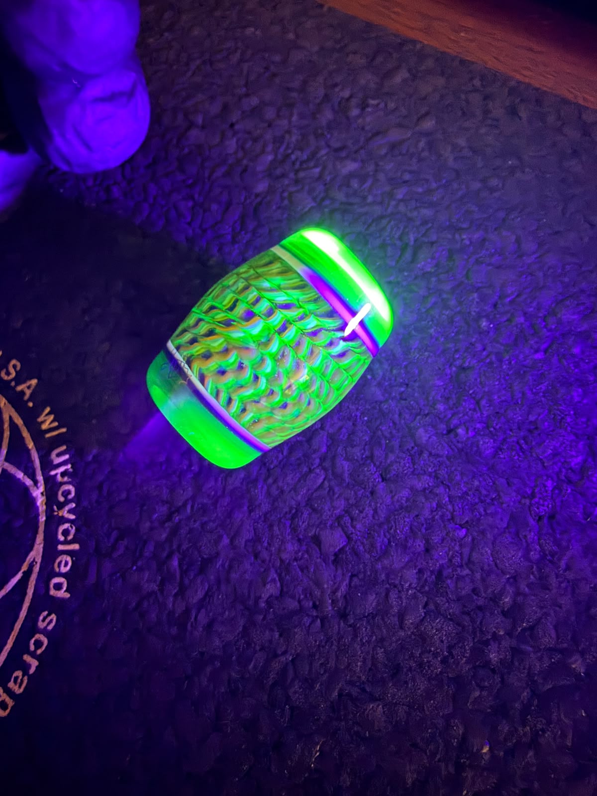 Conversion Glass – UV Reactive Pendant Bead