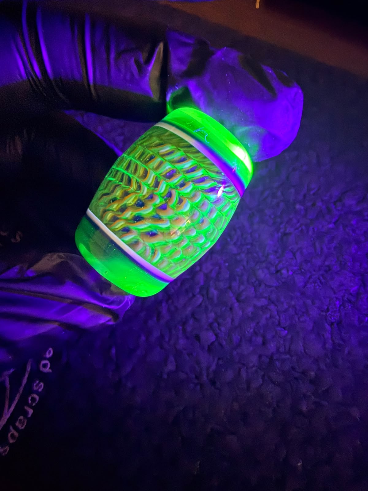 Conversion Glass – UV Reactive Pendant Bead