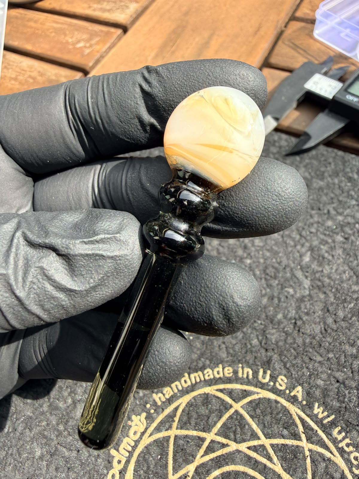 Meccas Glass Packer – Schwarz / Creme / Amber