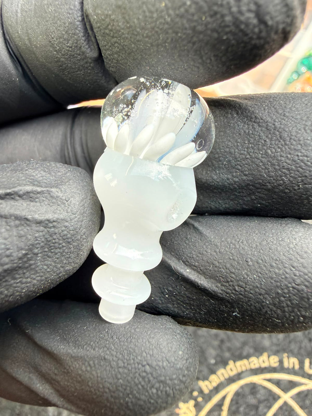 Meccas Glass Joystick Cap – White Flower