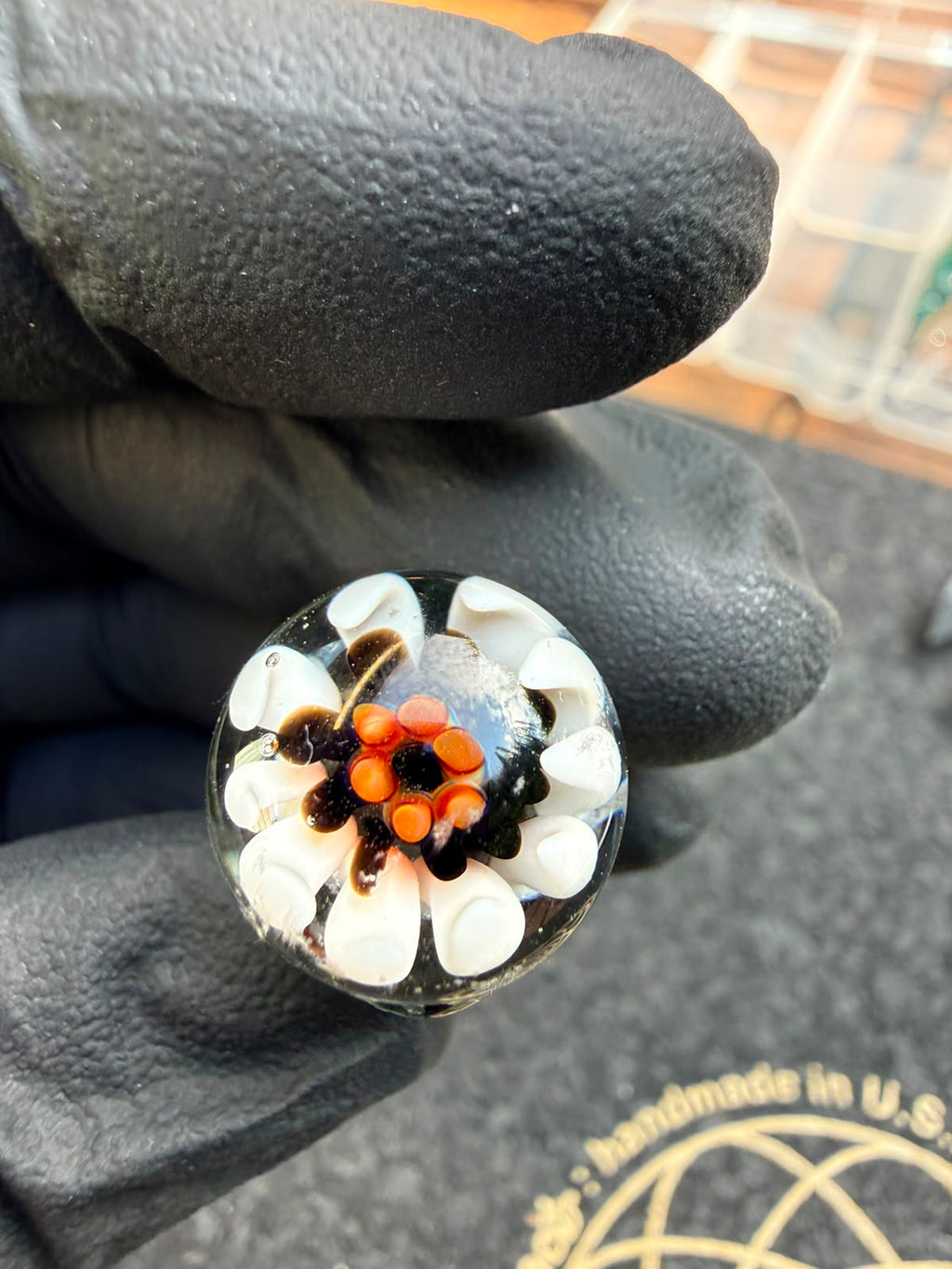 Meccas Glass Joystick Cap – White Orange Flower