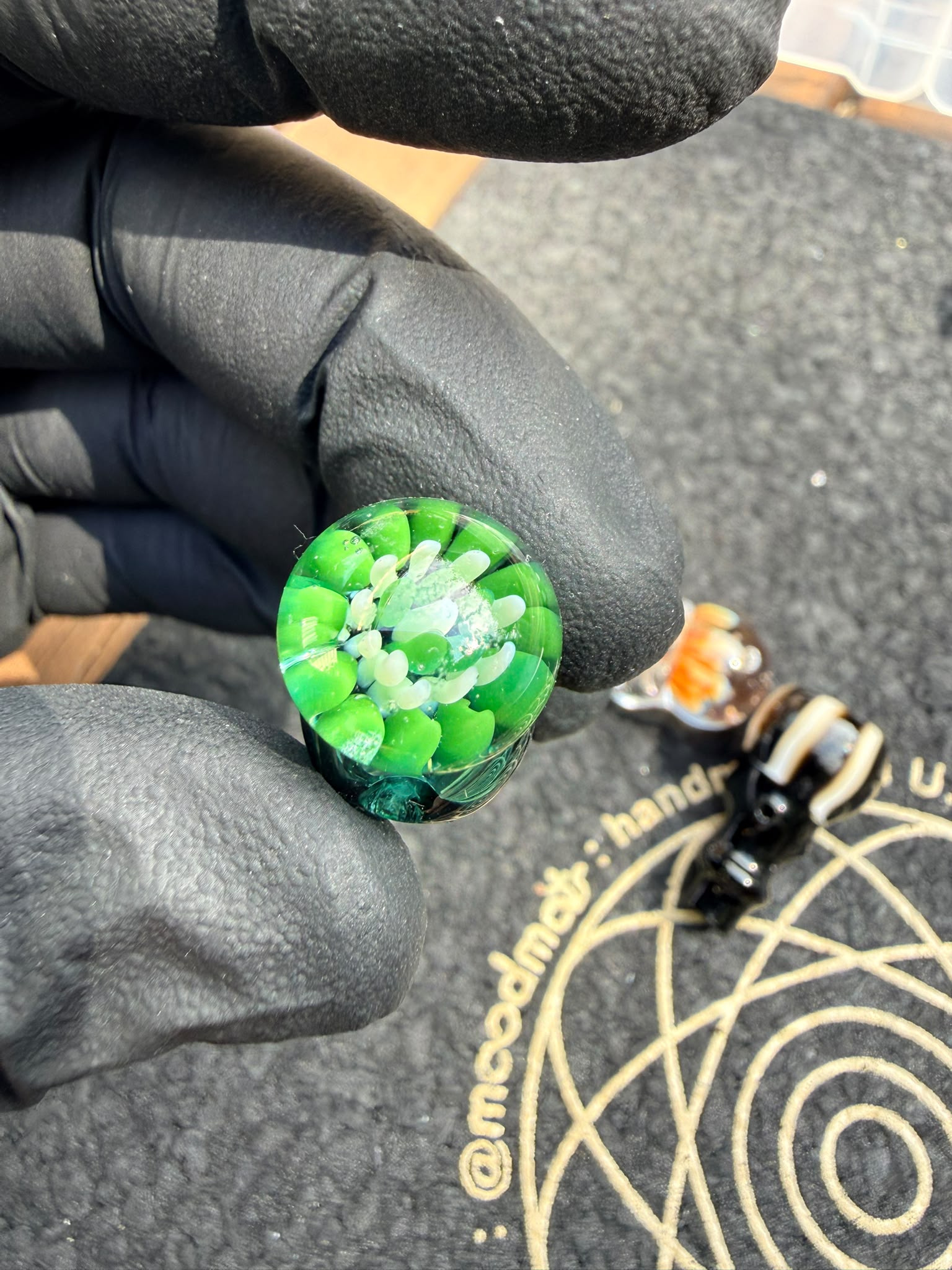 Meccas Glass Joystick Cap – Green Flower