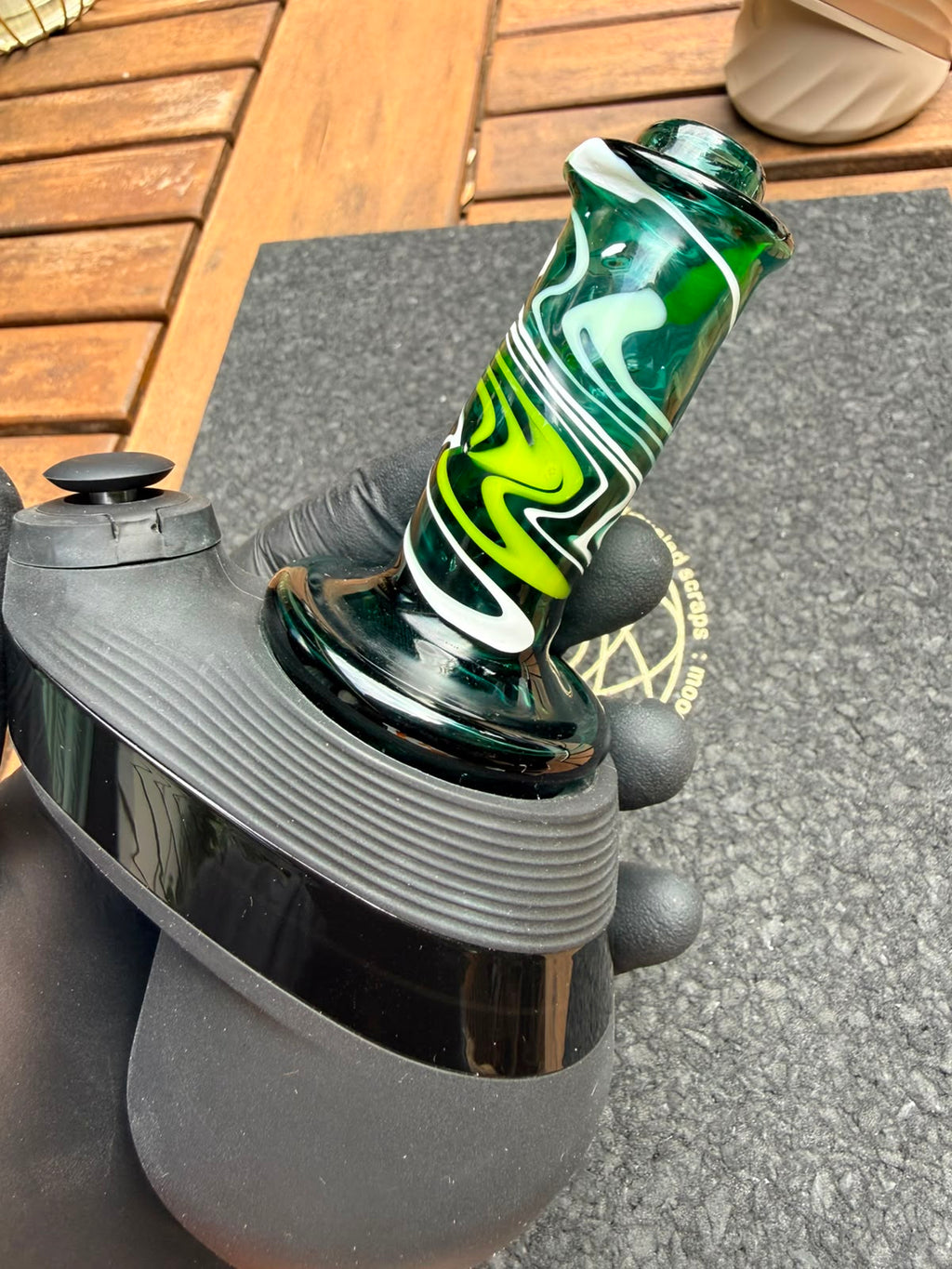 Meccas Glass Dry Top – Transparent Green White Swirl